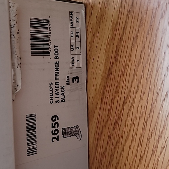 Youth Size 3 Minnetonka black 3 layer fringe boot - Picture 6 of 6